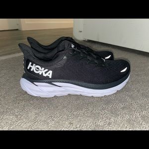 HOKA Clifton 8 shoes (brand new)